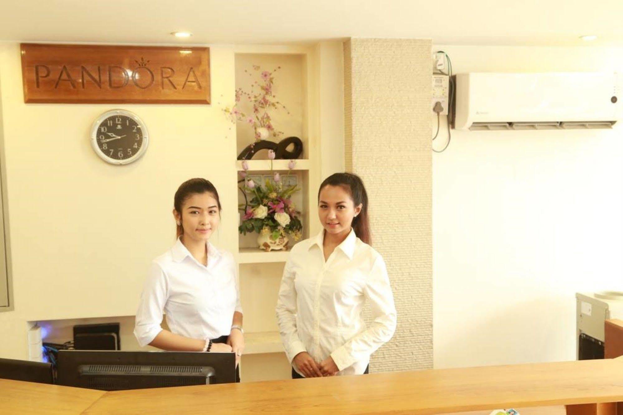Pandora Motel Янгон Екстериор снимка
